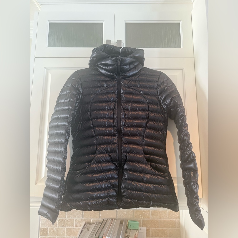Lululemon Pack It Down Shine Size 6 Excellent condition, like new
